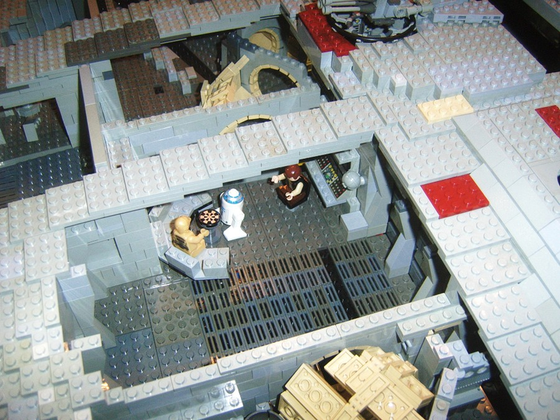 Illustration for article titled Crazy Guy Making Huge Minifig Scale Lego Corellian Corvette
